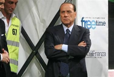 berlusconi_pensieroso_R375_13lug