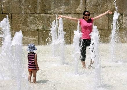 infophoto_caldo_afa_Roma_fonata_acqua_R439