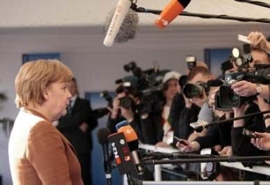 merkel_annuncio_stampaR400