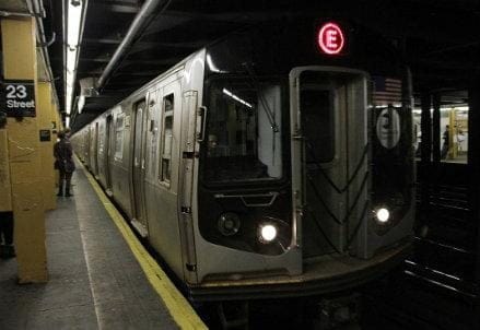 newyork_underground_R439