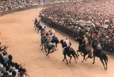 palio-di-siena_2010R375