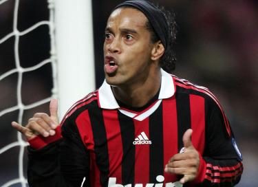 ronaldinho_gioia_R375x255_03nov09