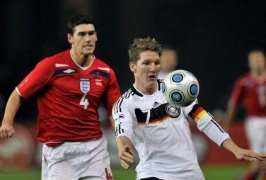 schweinsteiger_germania_R375x255_04dic08