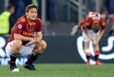 totti_inginocchio_R375x255_26apr10