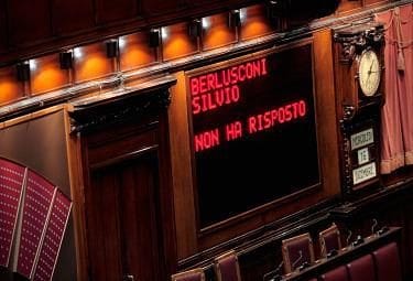 votazione_berlusconiR375