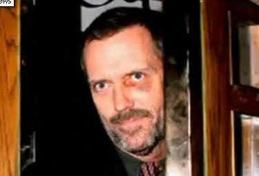 Hugh_Laurie_OcchioneroR375