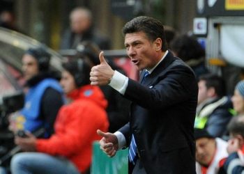 Mazzarri_pollicelevato