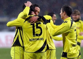 hummels_subotic_abbraccio