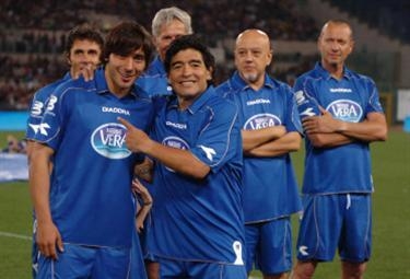 lavezzi_maradona_R375x255_3giu09