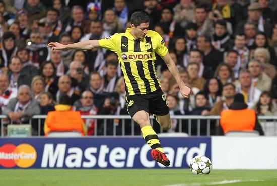 lewandowski_dortmund_championsR400