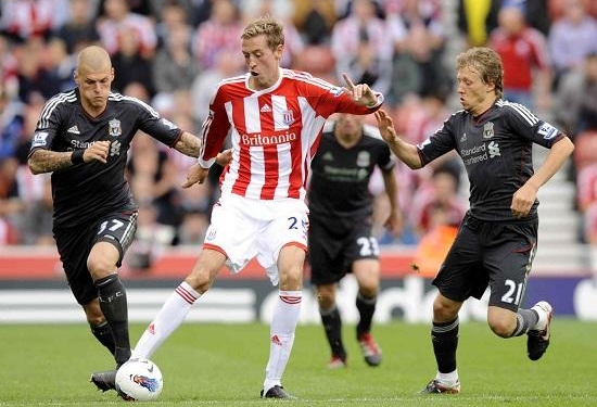 skrtel_crouch_lucasleiva