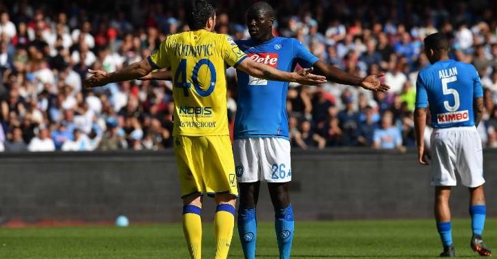 Tomovic_Koulibaly_Napoli_Chievo_lapresse_2018