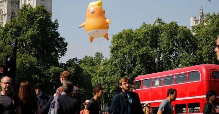 baby_trump_manifestazione_londra_twitter