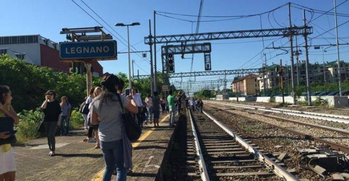 treno_legnano_stazione_sciopero_trenord_binari_twitter_2018