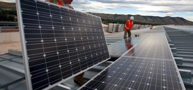 Un pannello fotovoltaico su ogni tetto:basta speculazioni sull