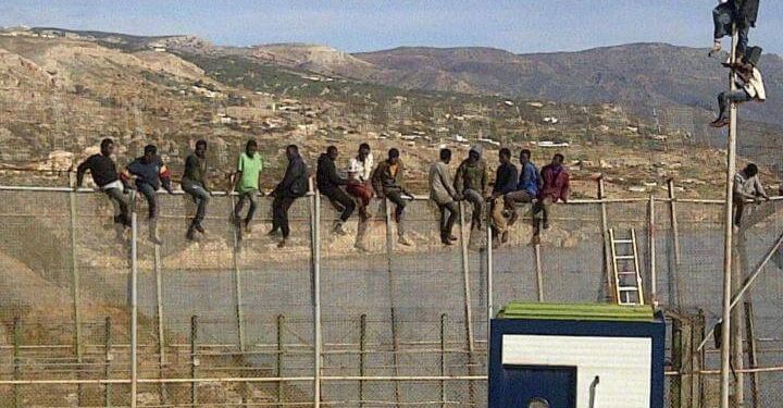 migranti_spagna_ceuta_marocco_confine_lapresse_2018