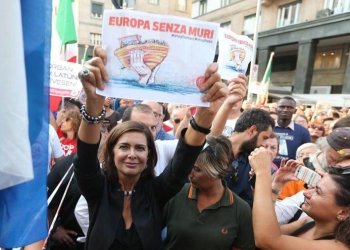 protesta_sinistra_boldrini_muri_lapresse_2018