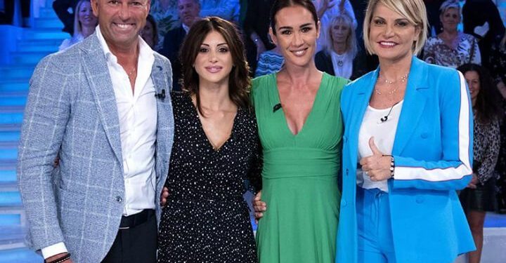 simona_ventura_stefano_bettarini_nicoletta_larini_verissimo_cs2018