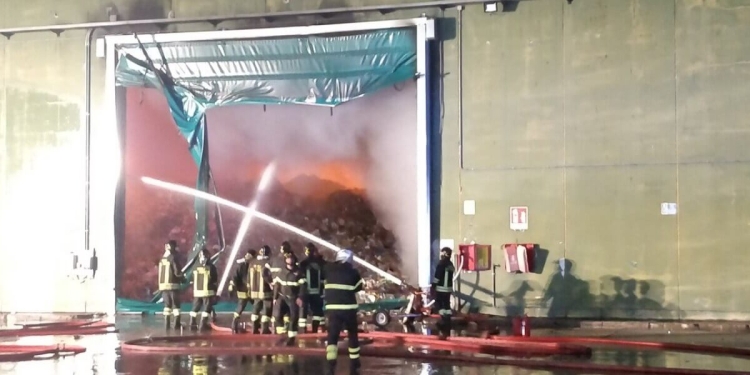 Incendio impianto rifiuti Santa Maria Capua Vetere