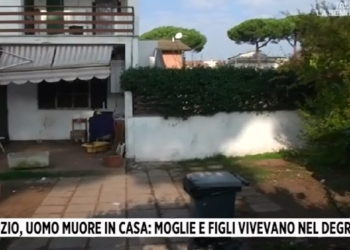 Anzio, 69enne muore in giardino: moglie e figli tra rifiuti (Storie Italiane)