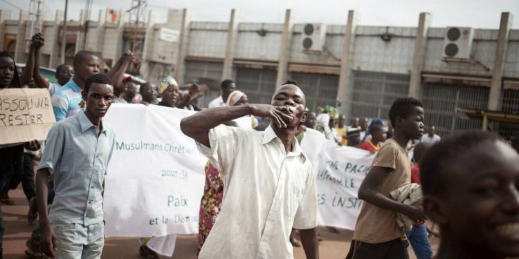 Manifestazione di protesta a Bangui, in Centrafrica (LaPresse)