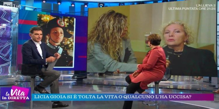 Maresciallo Licia Gioia, non è suicido: parla la mamma (La Vita in Diretta)