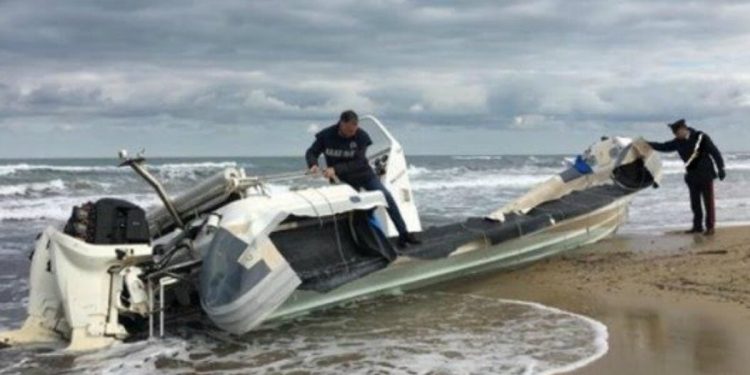 Brindisi, droga sul gommone: arrestati due ventenni