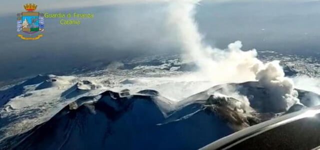 Escursioni sull'Etna, foto delle Fiamme Gialle