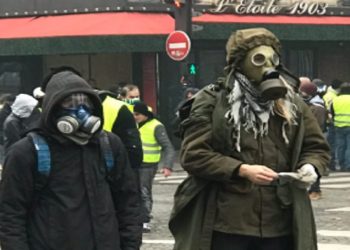 Gilet gialli, nuova protesta a Parigi (Twitter)