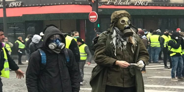 Gilet gialli, nuova protesta a Parigi (Twitter)