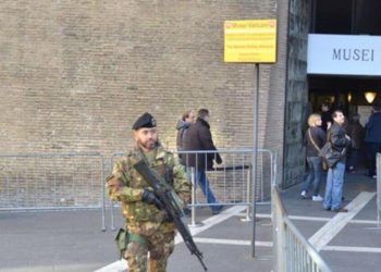 Esercito in Vaticano, foto da Twitter