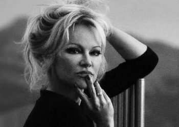 Pamela Anderson (Facebook)