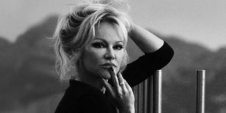 Pamela Anderson (Facebook)