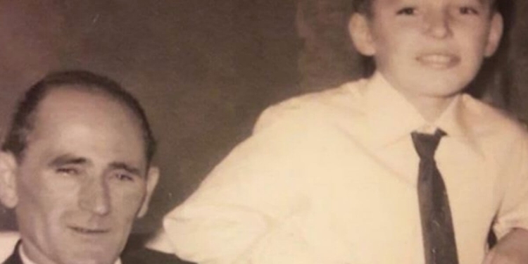 Vasco Rossi bambino con il padre Giovanni Carlo, "Carlino" (Foto dal web)