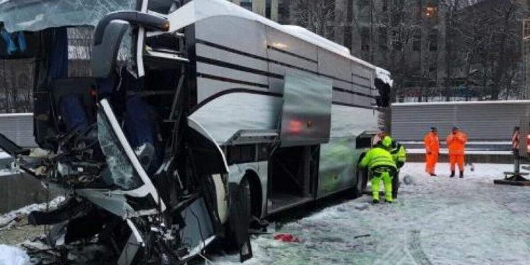 Flixbus, incidente a Zurigo (Foto Twitter)