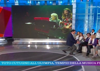 Tiberio Timperi canta con Toto Cutugno a La Vita in Diretta