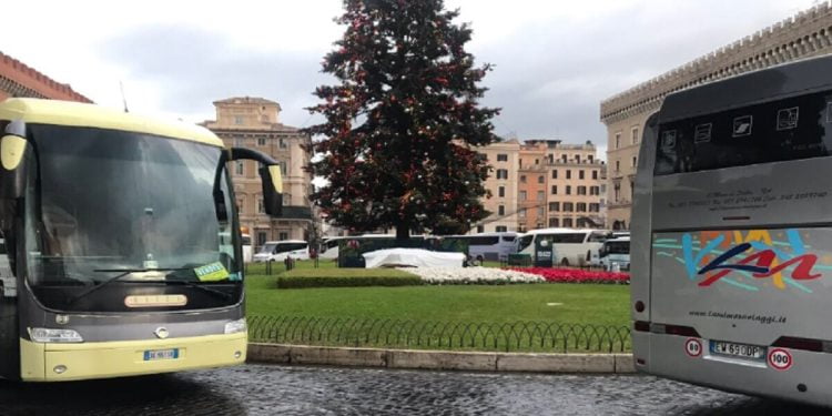 Roma, protesta in piazza Venezia (Twitter)