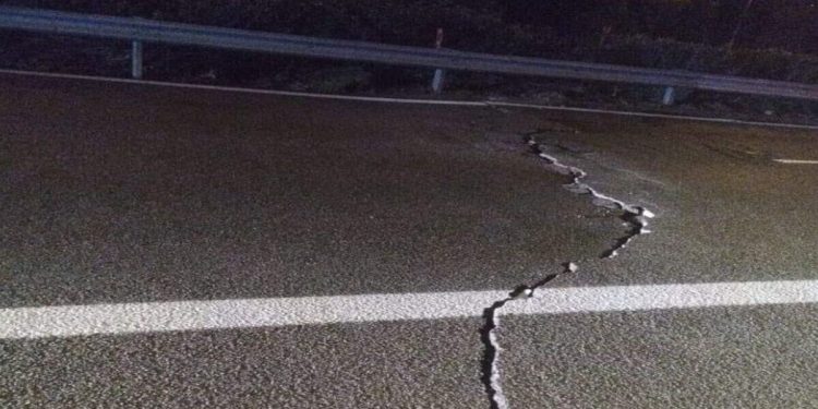 Autostrada A18 Catania-Messina chiusa dopo terremoto (Twitter)