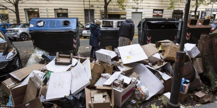 Caos rifiuti a Roma