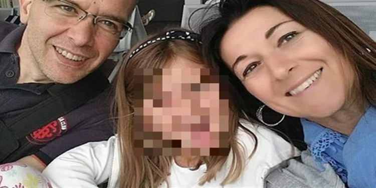 Stefania Crotti con il marito Stefano Del Bello e la figlia (foto dal web)