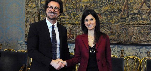 Virginia Raggi e il ministro Toninelli: sbloccati i fondi per la metro