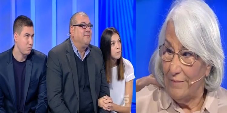 Antonino ritrova la madre Maria Rosaria, C'è posta per te