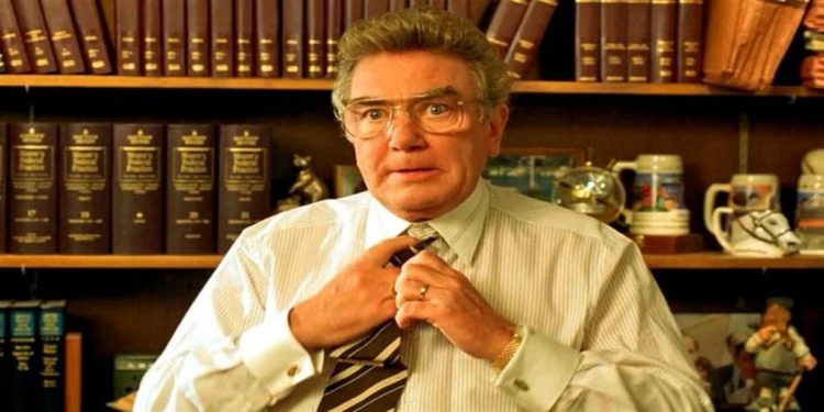 Albert Finney in Erin Brockovich