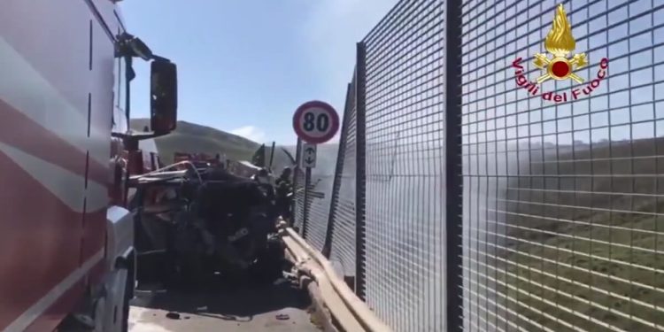 Incidente A19 nei pressi dello svincolo di Tremonzelli