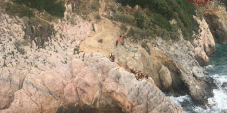 Pescatore morto a Capo Noli (foto da Twitter)