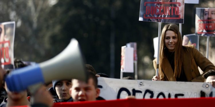 Studenti in piazza (LaPresse)