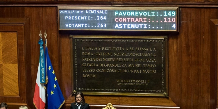 Decretone passa al Senato