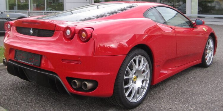 Ferrari F430 rubata e parcheggiata sotto casa