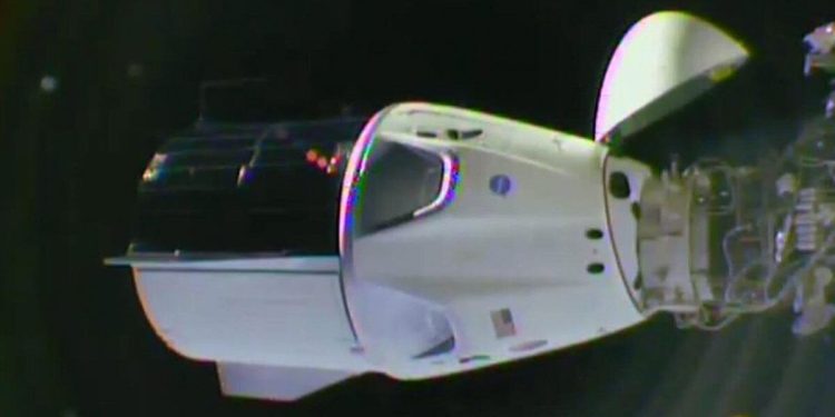 Crew Dragon, la capsula di Space X