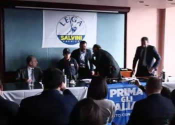 Potenza, bimbo accoglie Salvini